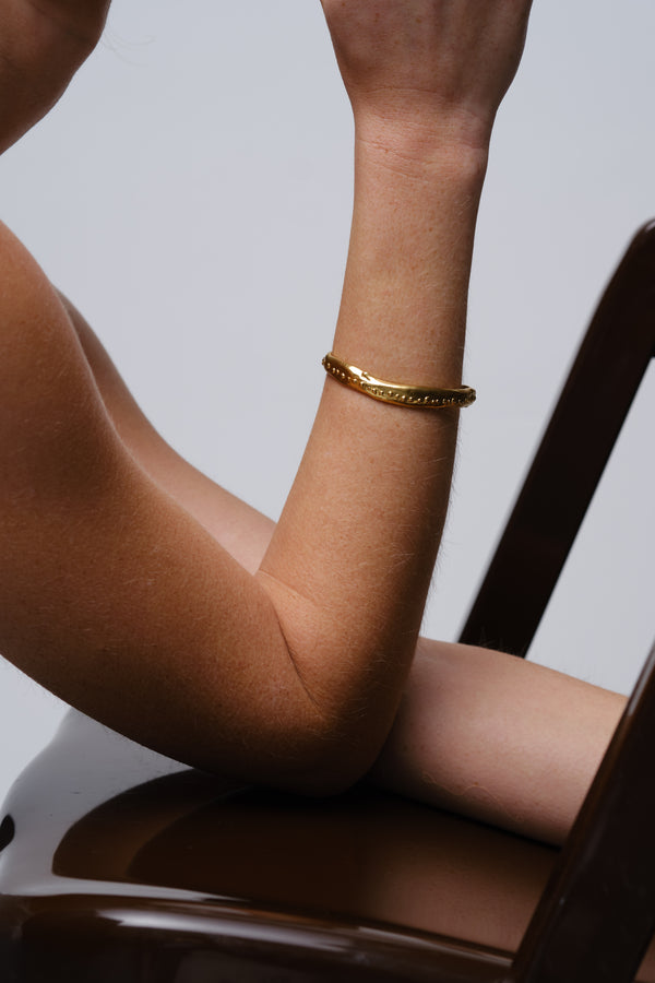 Antique - Brazalete dorado