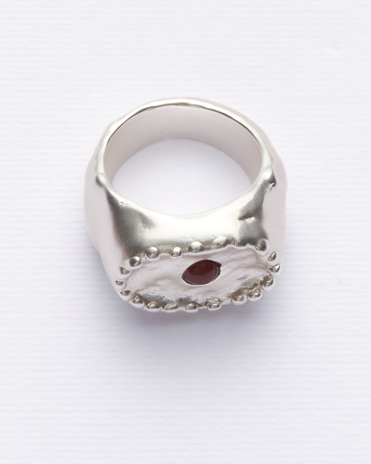 Antique - Anillo rojo plateado